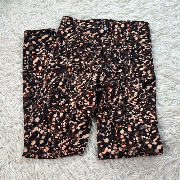 Lululemon Invigorate High-Rise Tight 25" Motion Flux Multi - Picture 5 of 6